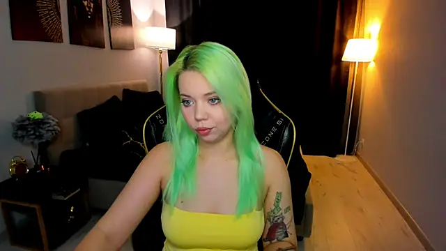 EnergyBunny 1 online show from February 15, 2026, 7:32 pm