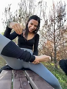  MiaQueen  online show from November 13, 2025, 11:53 am