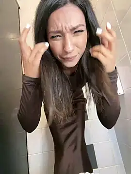  MiaQueen  online show from December 22, 2025, 8:28 pm