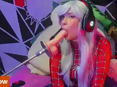 Emilythemachine online show from January 4, 2025, 11:59 pm