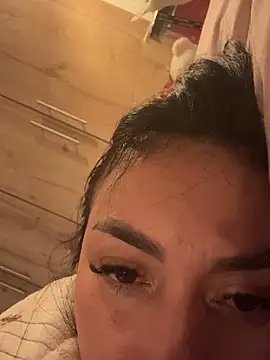 aniiee x online show from April 23, 2026, 4:31 pm