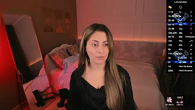 KylieMellow online show from April 7, 2026, 1:44 pm