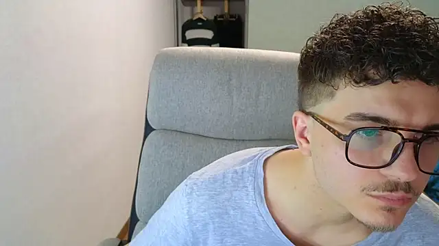 Remy Miles online show from November 26, 2025, 2:18 pm