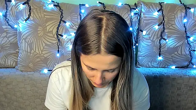 Snapshot of MaggieCake chatting on October 26, 2025, 12:27 am MaggieCake online show from October 26, 2025, 12:27 am