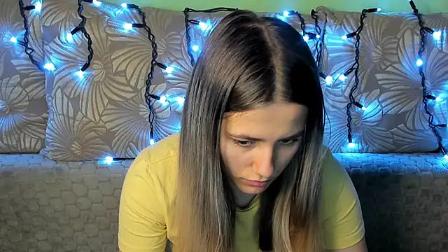 Snapshot of MaggieCake chatting on November 1, 2025, 4:36 am MaggieCake online show from November 1, 2025, 4:36 am