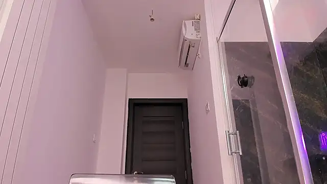 realhotfallingdevil online show from March 18, 2026, 5:43 am