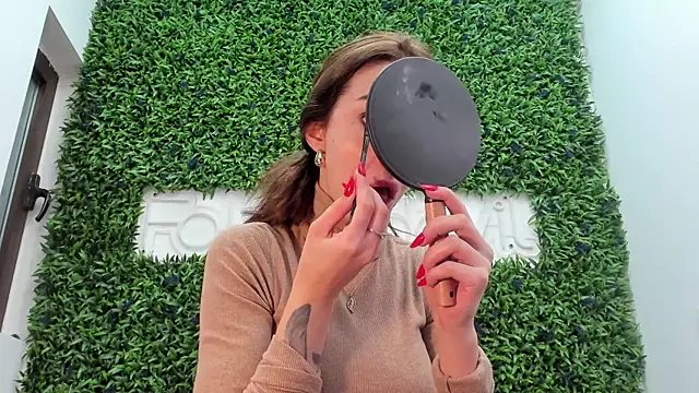 realhotfallingdevil online show from April 4, 2026, 5:49 am