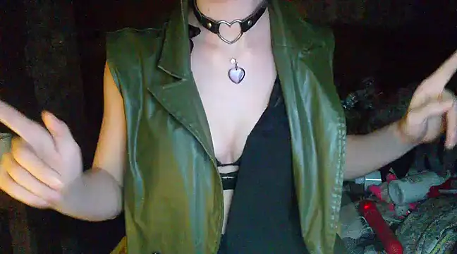 Snapshot of WildMissNiks chatting on December 17, 2024, 3:39 pm WildMissNiks online show from December 17, 2024, 3:39 pm