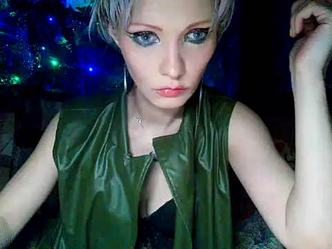 Snapshot of WildMissNiks chatting on December 29, 2024, 2:10 pm WildMissNiks online show from December 29, 2024, 2:10 pm