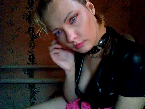 Snapshot of WildMissNiks chatting on October 24, 2025, 9:06 am WildMissNiks online show from October 24, 2025, 9:06 am