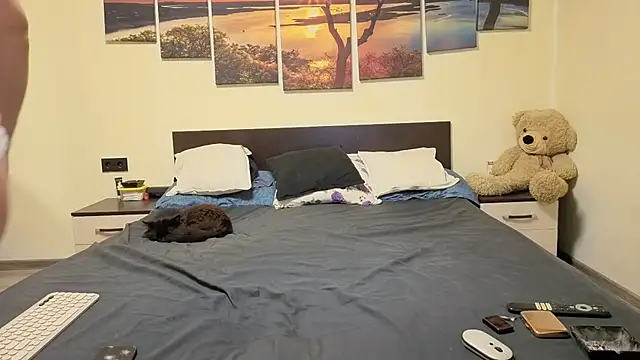 adelline online show from March 19, 2026, 9:41 pm