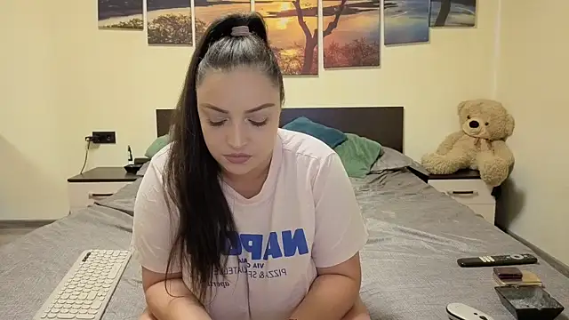 adelline online show from March 30, 2026, 8:32 pm