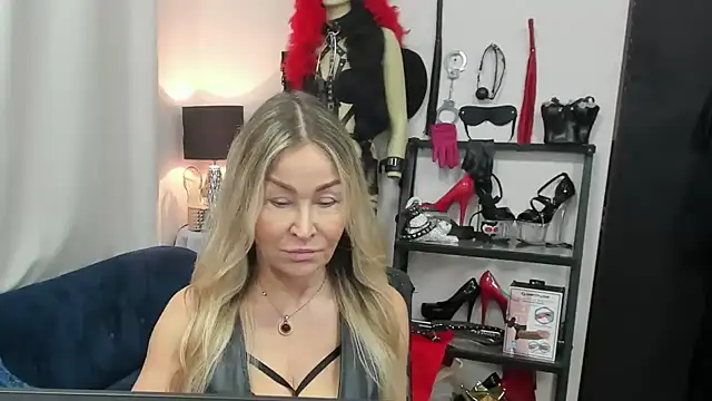 crystaLUX online show from January 12, 2026, 5:23 am