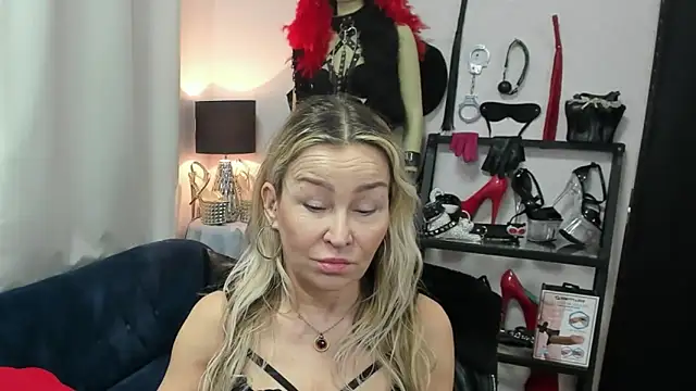 crystaLUX online show from April 16, 2026, 4:35 am