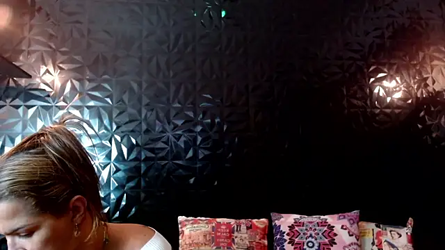 Snapshot of PINK__LOLA1 chatting on March 3, 2026, 9:31 pm PINK LOLA1 online show from March 3, 2026, 9:31 pm