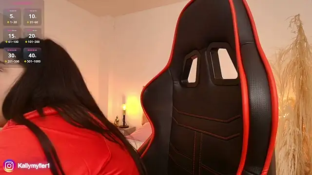 Snapshot of KallyMyller1 chatting on February 7, 2025, 10:41 pm KallyMyller1 online show from February 7, 2025, 10:41 pm