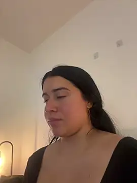 KallyMyller1 online show from April 17, 2026, 7:39 pm