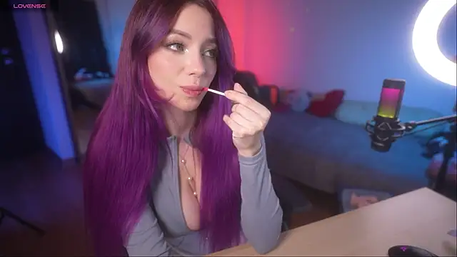 Snapshot of Emberella_ chatting on March 5, 2025, 4:46 pm Emberella online show from March 5, 2025, 4:46 pm