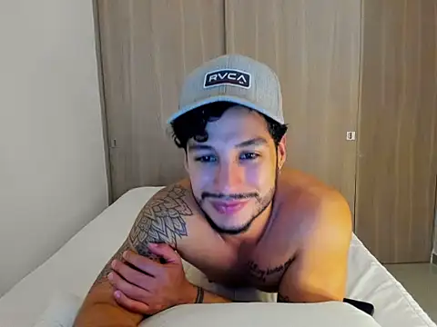 Sirs papi online show from December 16, 2025, 5:01 am