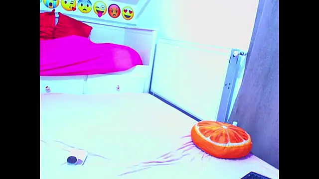 evehotty online show from November 10, 2025, 8:08 pm