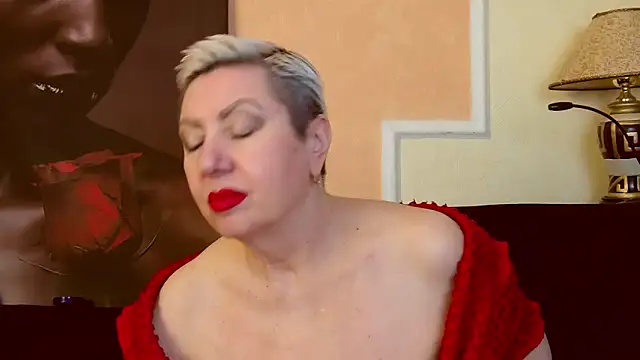 LadyPosh online show from November 11, 2025, 10:43 pm