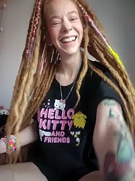 LucidLucy online show from December 5, 2025, 1:52 pm