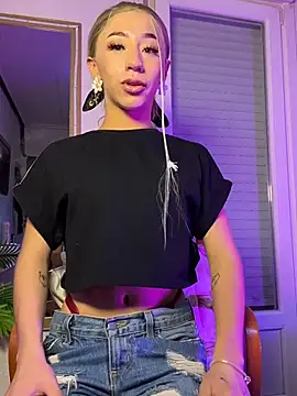 Littlebunny21 online show from October 24, 2025, 8:05 pm