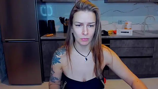 AlexiaDarren online show from February 7, 2025, 3:52 pm