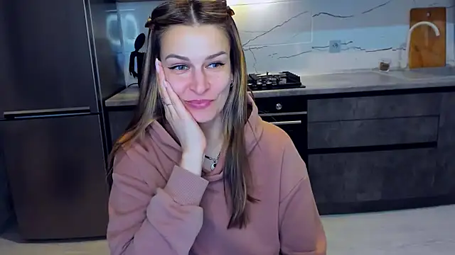 AlexiaDarren online show from February 24, 2025, 7:52 pm