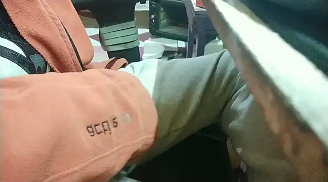 growing20yo online show from December 28, 2024, 10:44 pm