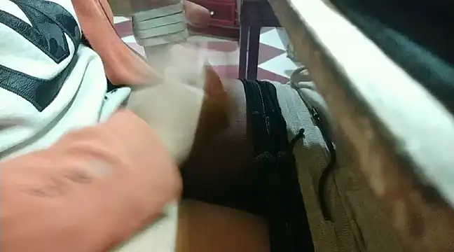 growing20yo online show from February 10, 2025, 7:28 pm