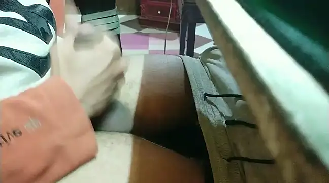 growing20yo online show from February 18, 2025, 11:30 pm