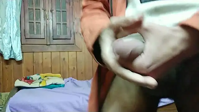 growing20yo online show from February 26, 2025, 3:21 am