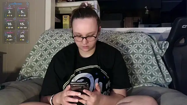 ZeTurtleMaster online show from October 28, 2025, 1:42 am