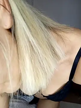 minikserce online show from December 4, 2024, 3:54 pm