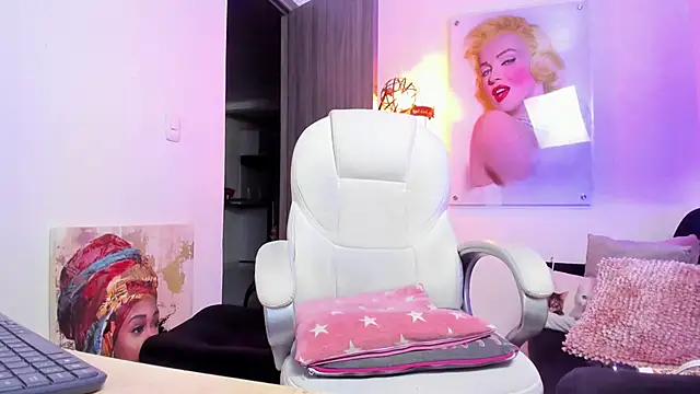 KimberlySaen online show from December 15, 2024, 1:35 am
