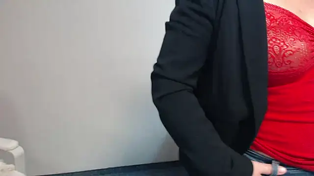 Adelewildx online show from December 5, 2024, 5:04 am