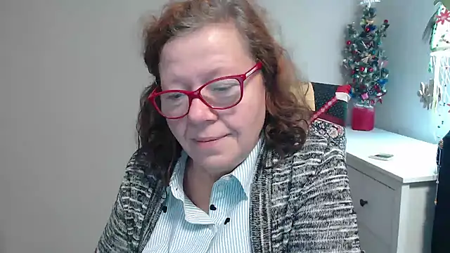 Adelewildx online show from December 10, 2024, 5:39 am