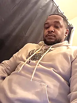 Snapshot of Oakcliffjacker chatting on October 31, 2025, 11:22 am Oakcliffjacker online show from October 31, 2025, 11:22 am