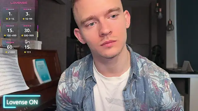 Marvelboy  online show from November 11, 2025, 11:32 am