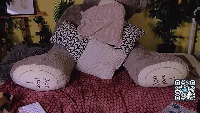 SuchArt  online show from December 9, 2024, 3:22 pm