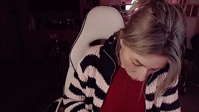 AnnieGOld  online show from March 9, 2026, 8:07 am