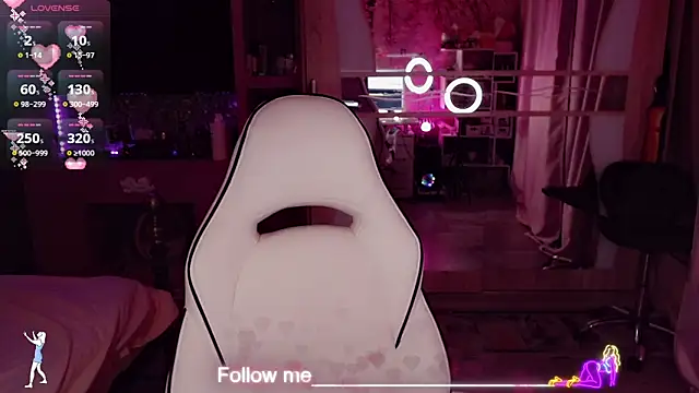 AnnieGOld  online show from March 15, 2026, 5:52 pm