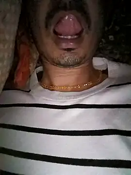 dreamtoungelick69 online show from February 1, 2025, 7:13 pm