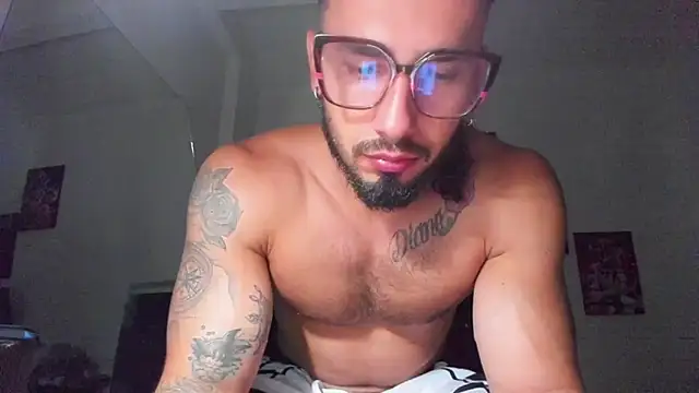 Snapshot of Baky_sexy chatting on March 21, 2025, 12:07 am Baky sexy online show from March 21, 2025, 12:07 am