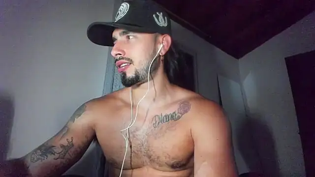 Snapshot of Baky_sexy chatting on October 5, 2025, 11:13 pm Baky sexy online show from October 5, 2025, 11:13 pm