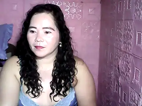 Snapshot of hotpusie_4u chatting on November 19, 2025, 4:51 pm hotpusie 4u online show from November 19, 2025, 4:51 pm