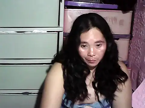 hotpusie 4u online show from January 18, 2026, 4:55 pm