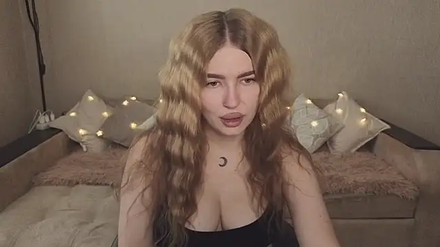 ViolettaLopez online show from September 24, 2025, 11:13 am