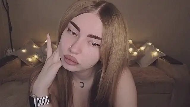 ViolettaLopez online show from November 12, 2025, 12:16 pm